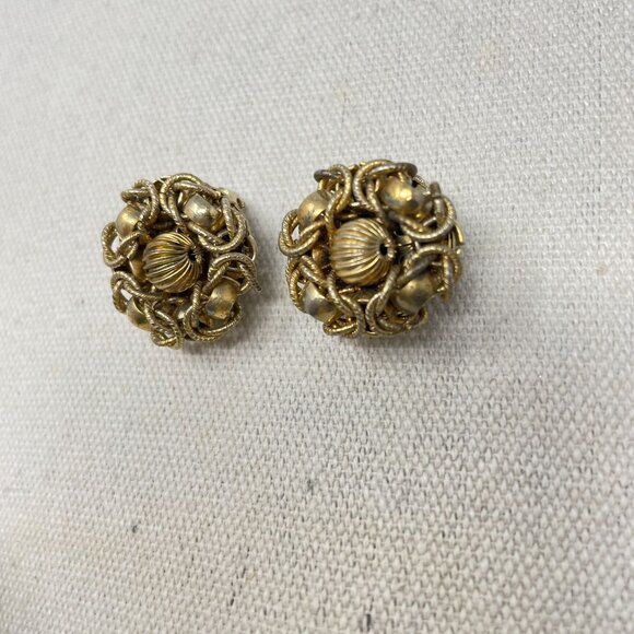 Vintage Gold-Tone Clip-On Earrings Intricate Knot‎ Design Marked Japan Artsy MCM - Picture 3 of 8